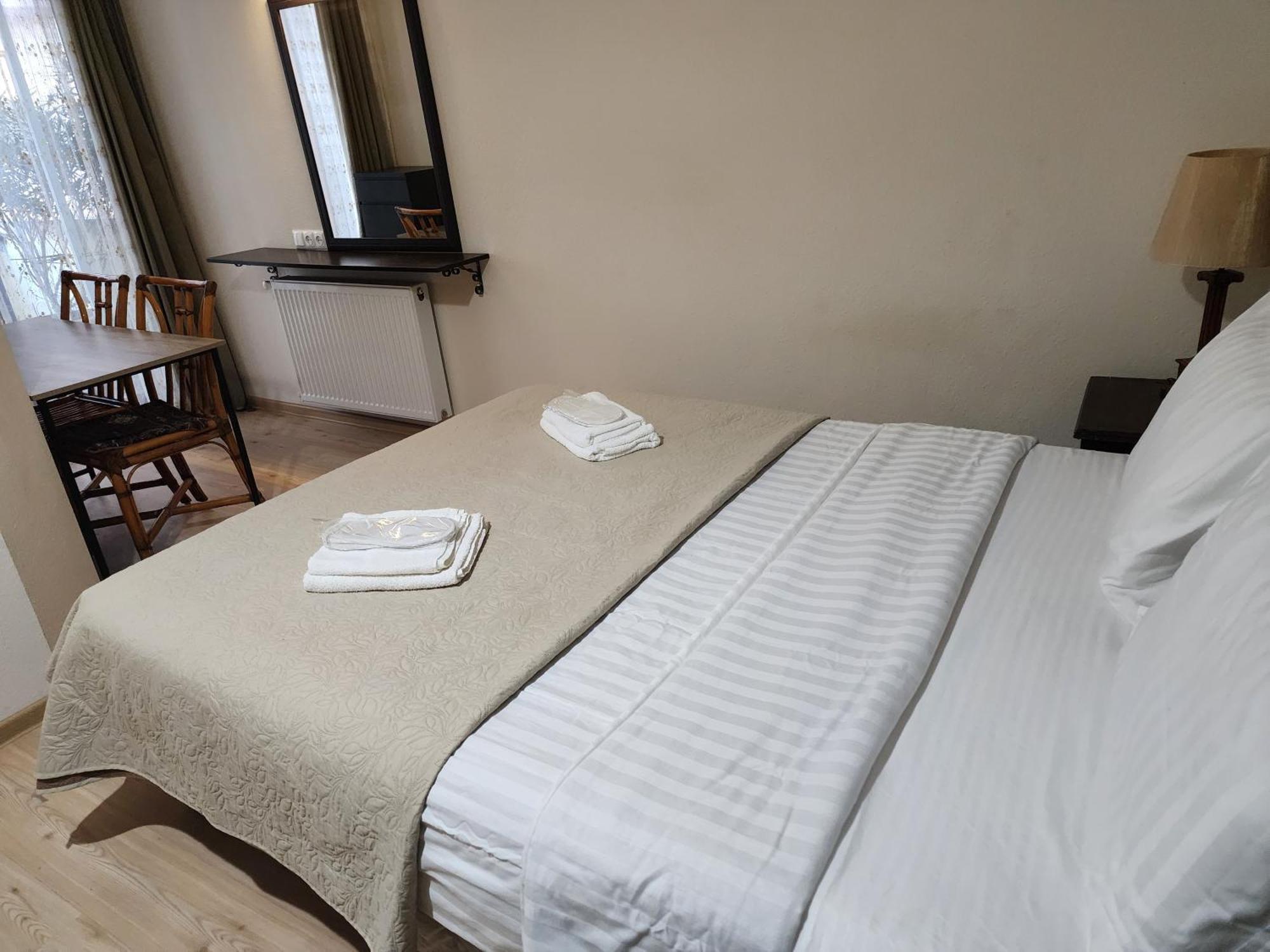 Vake-Saburtalo Hillside Apartment Tbilisi ภายนอก รูปภาพ
