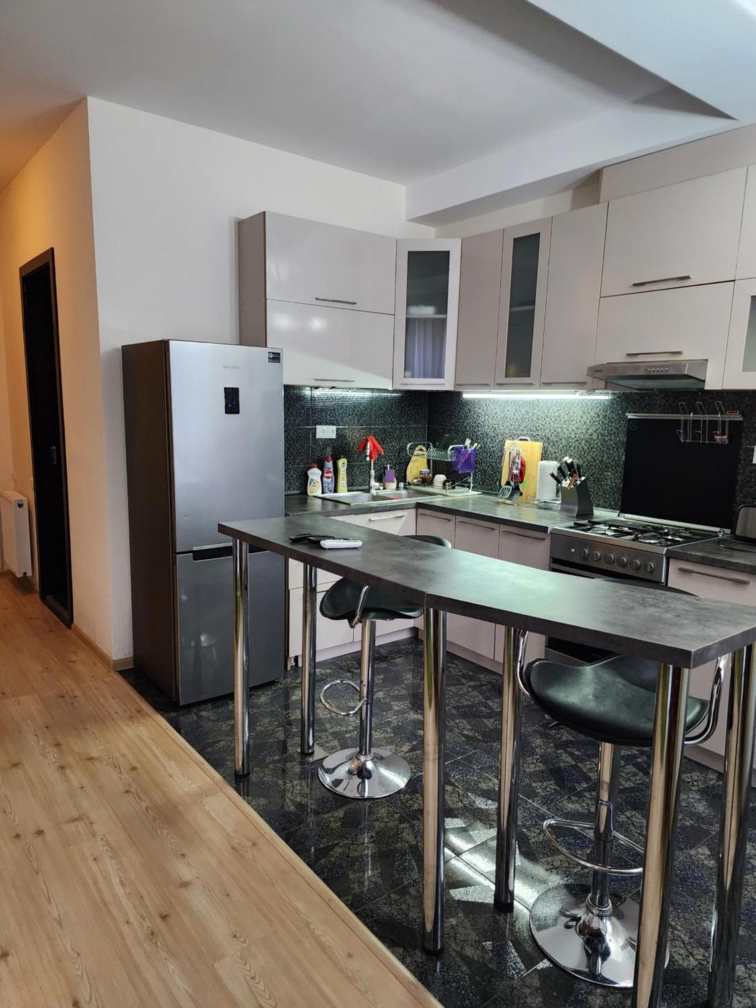 Vake-Saburtalo Hillside Apartment Tbilisi ภายนอก รูปภาพ